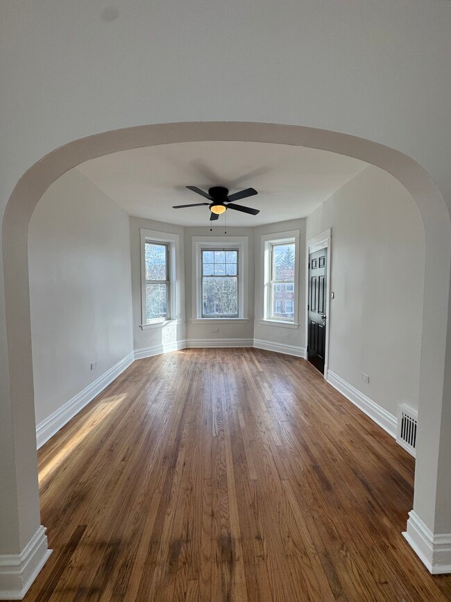Building Photo - 3516 W Evergreen Ave