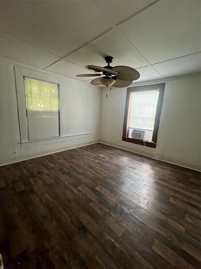 Foto del edificio - 122 W Pecan Ln