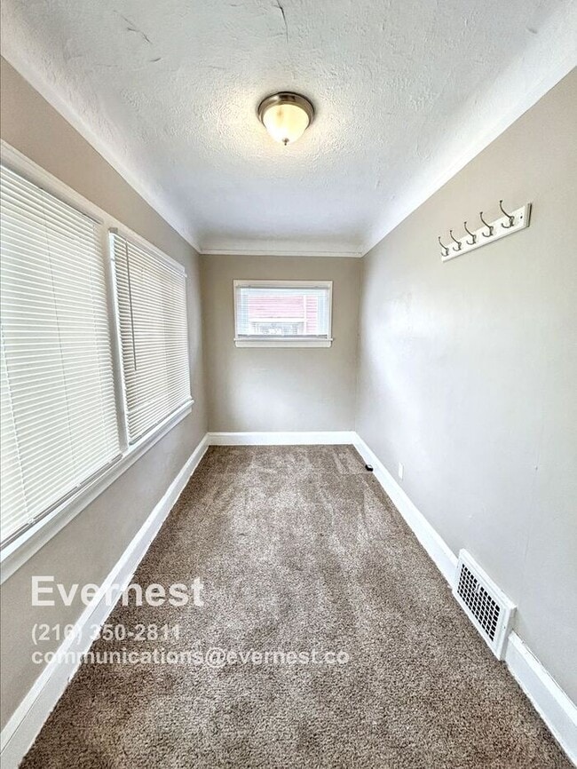 Building Photo - 11917 Forest Ave
