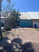 Building Photo - 1209 Capri Dr