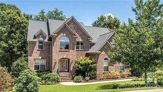 Building Photo - 743 Irish Green Dr