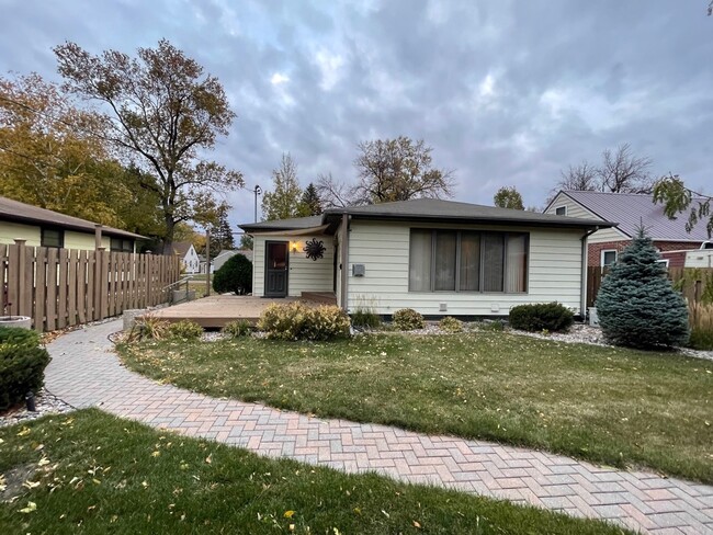Building Photo - 2019 2nd Ave N