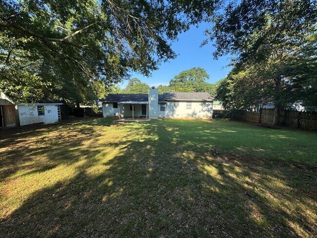Foto del edificio - Minutes From Jax State and Jacksonville Ci...