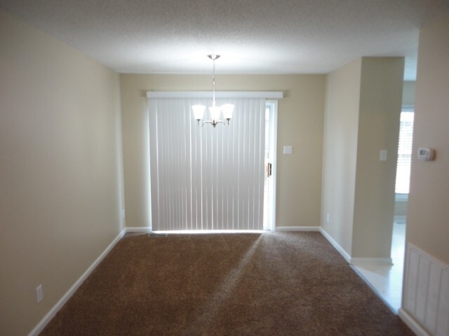Foto del edificio - 705 Cattail Cir
