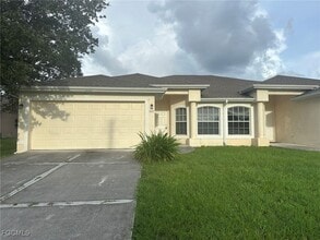 Building Photo - 423 SE 23rd Pl