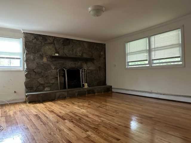 Building Photo - 2 Larchmont Dr
