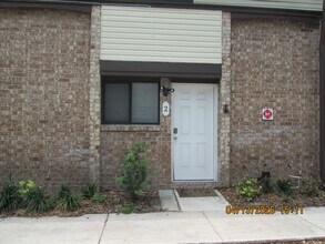 Building Photo - 1200 Bretta St