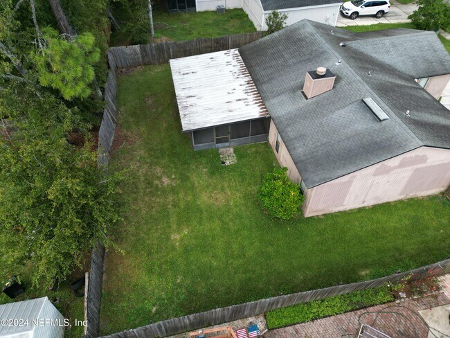 Building Photo - 8136 Coralberry Ln