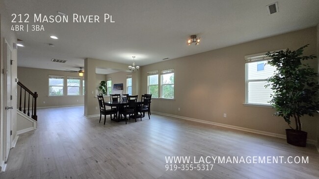 Foto del edificio - 212 Mason River Pl