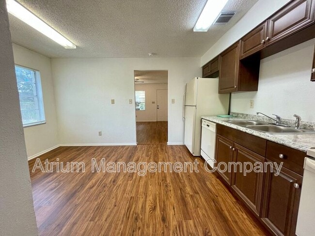 Building Photo - 3728 County Line Rd