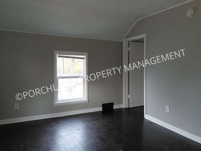 Foto del edificio - 319 E Forest Ave