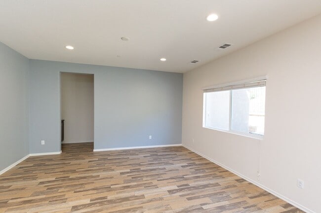 Building Photo - 4 Bed, 3 Bath - Fallbrook Single Family Home