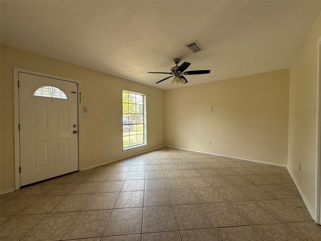 Foto del edificio - 10119 Leawood Blvd