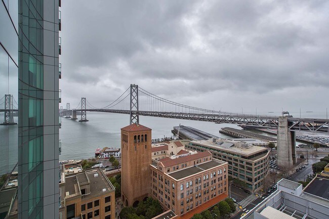 Building Photo - 338 SPEAR St