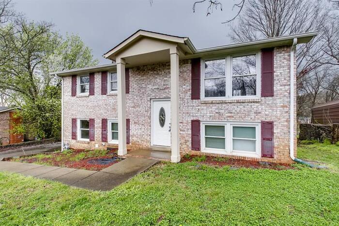 Foto principal - 137 Hillsdale Dr, Hendersonville, TN, 37075