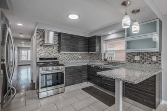 Building Photo - 2702 N 74th Ave