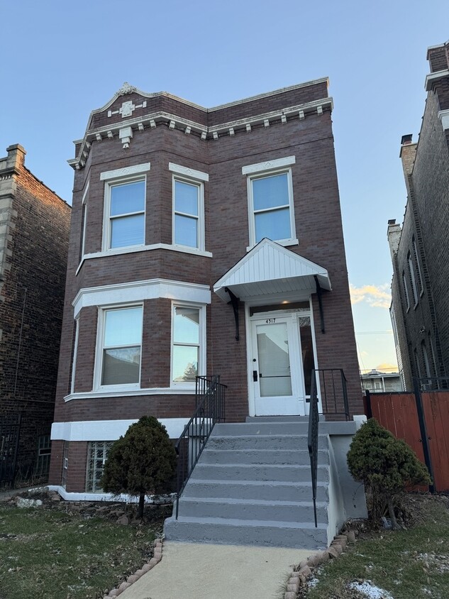 Foto principal - 4317 W 21st Pl