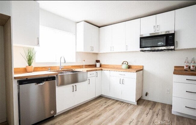 Foto del edificio - 819 N Hicks Ave