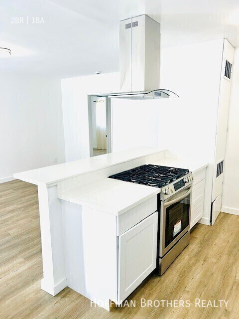 Foto del edificio - 716 W 81st St