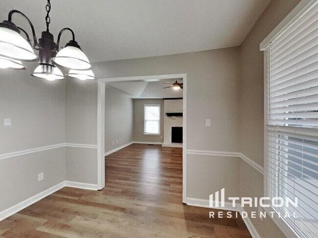Building Photo - 2018 Windsor Drive Columbia TN