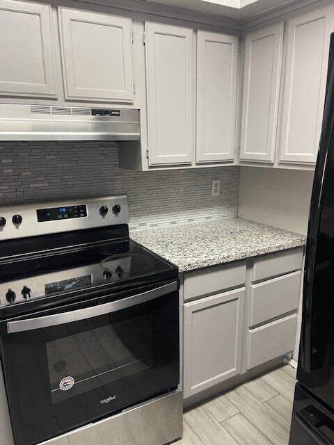 Counters - 8703 Victorian Village Dr
