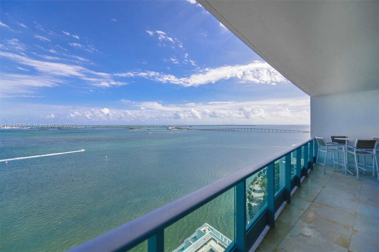 Foto principal - 1331 Brickell Bay Dr
