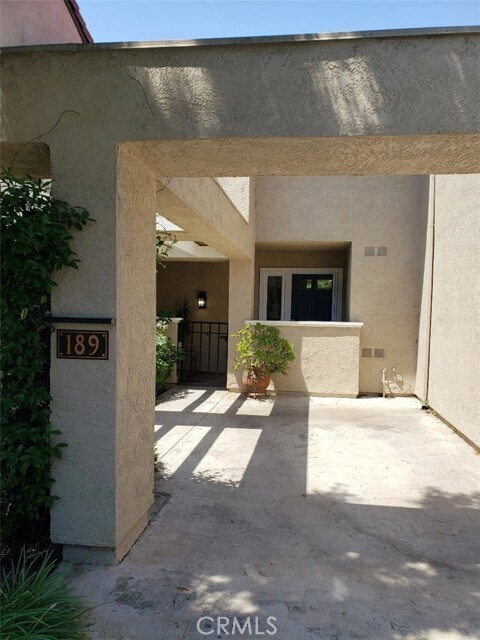 Building Photo - 189 Stanford Ct