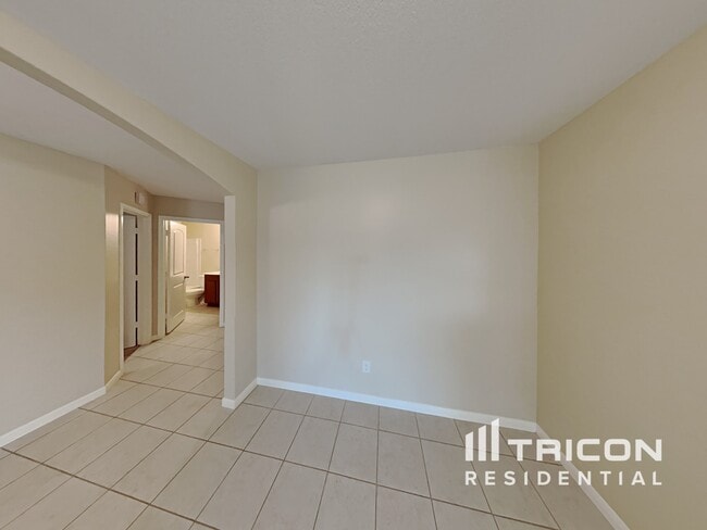 Building Photo - 332 Summer Horse Dr