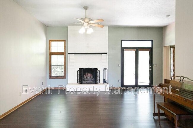 Foto del edificio - 113 Brittany Ln