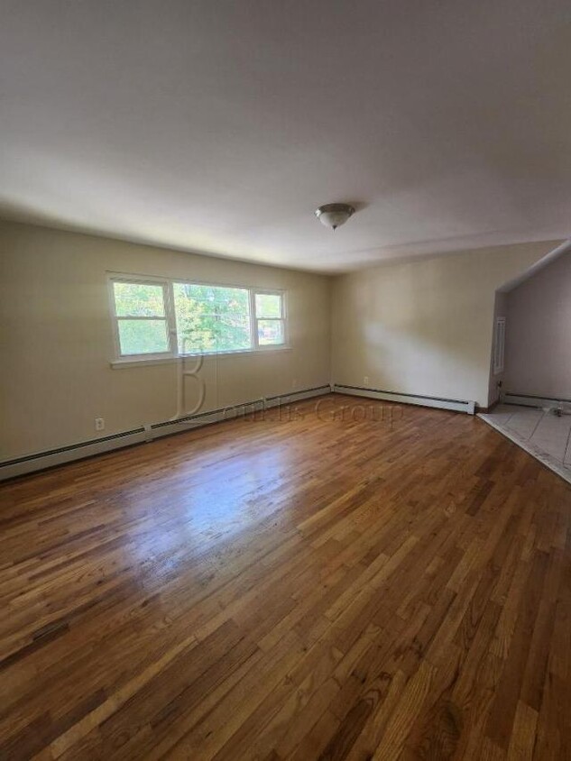 Primary Photo - 3 bedroom in BRONX NY 10465