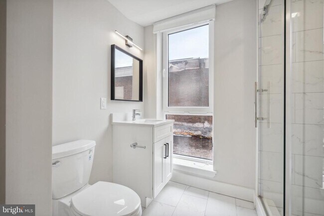 Foto del edificio - 1805 N Howard St