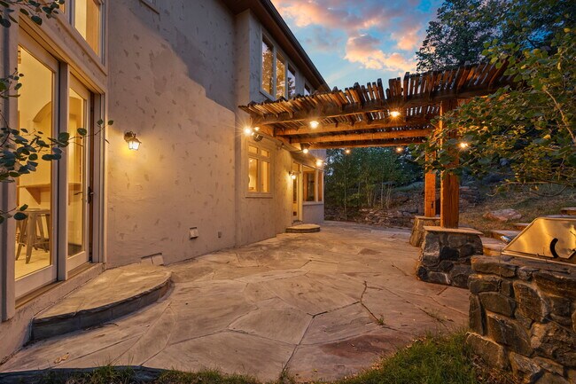 Foto del edificio - 6827 Timbers Dr