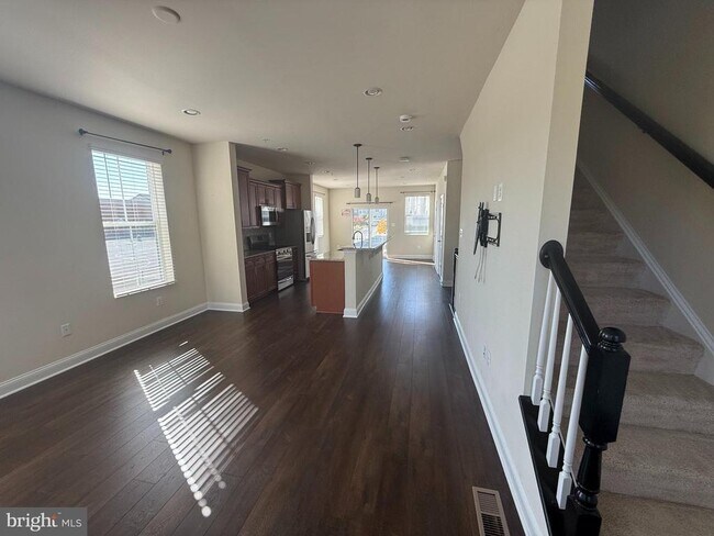 Building Photo - 7102 Tilbury Way