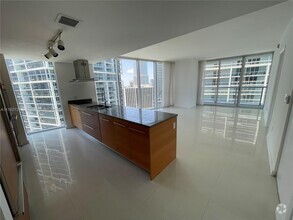 Building Photo - 495 Brickell Ave