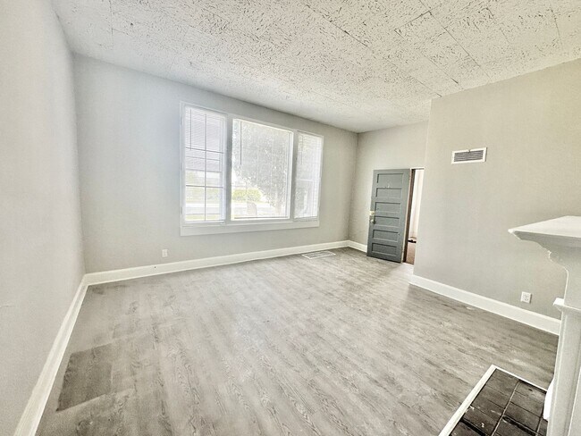 Foto del edificio - 2901 S 43rd St