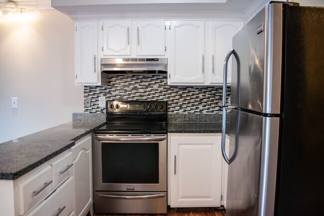 Foto del edificio - 678 Savin Ave