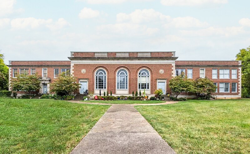 Primary Photo - 523 N Bertrand St