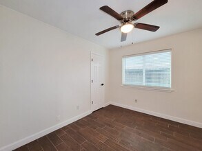 Building Photo - 10010 Sagecanyon Dr