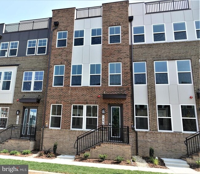 Building Photo - 1206 Vermeer Ave