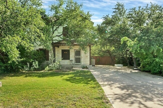 Building Photo - 15102 Bowling Ln