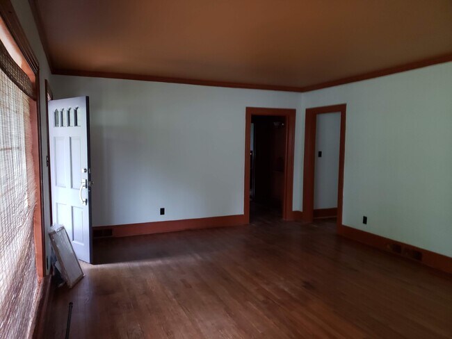Large living room - 1803 E 4th St