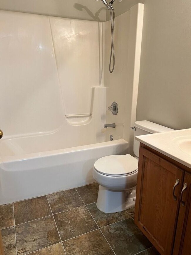 Building Photo - 1703 Dainesway Dr Valparaiso, IN 46383