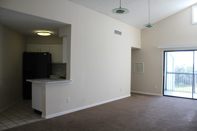 Building Photo - 4010 Atrium Dr