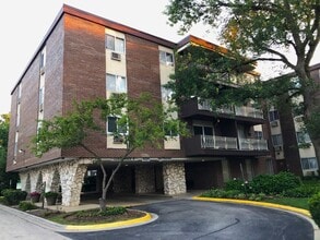Building Photo - 1331 S Finley Rd