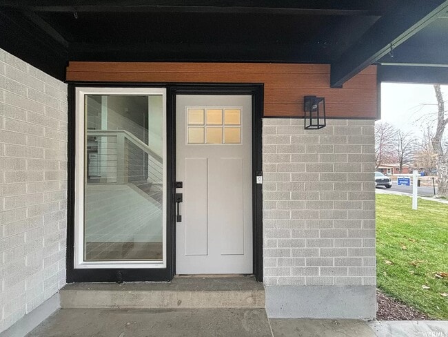 Building Photo - 3744 S 810 E