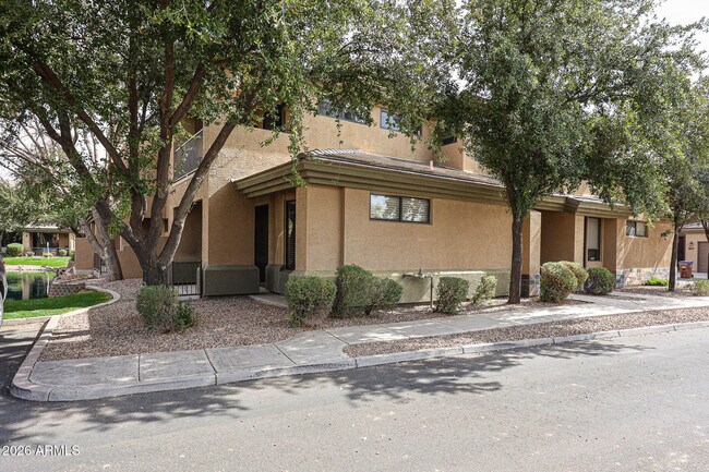 Building Photo - 705 W Queen Creek Rd