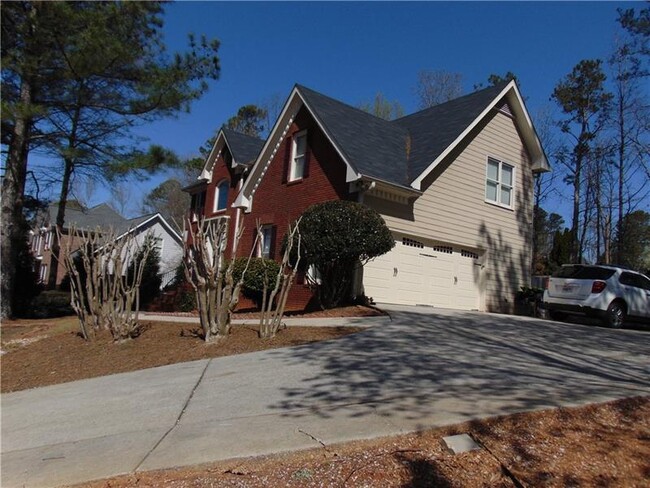 Building Photo - 1530 Providence Dr