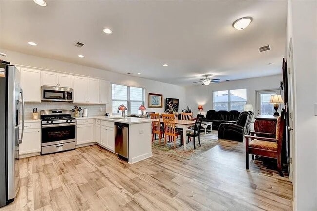 Foto del edificio - 27 Wesley Way