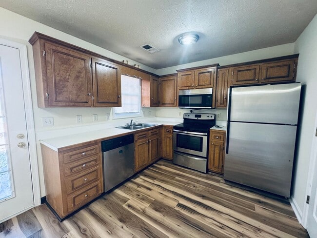 Foto del edificio - Beautiful Town House, Conveniently located.