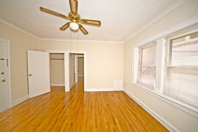 Building Photo - 2450 Overlook Rd